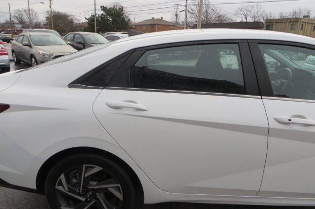 2025 Hyundai Elantra SEL Convenience