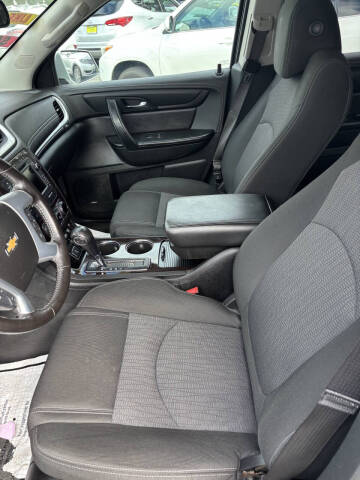 2017 Chevrolet Traverse LT