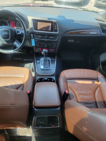 2011 Audi Q5 2.0T quattro Premium Plus