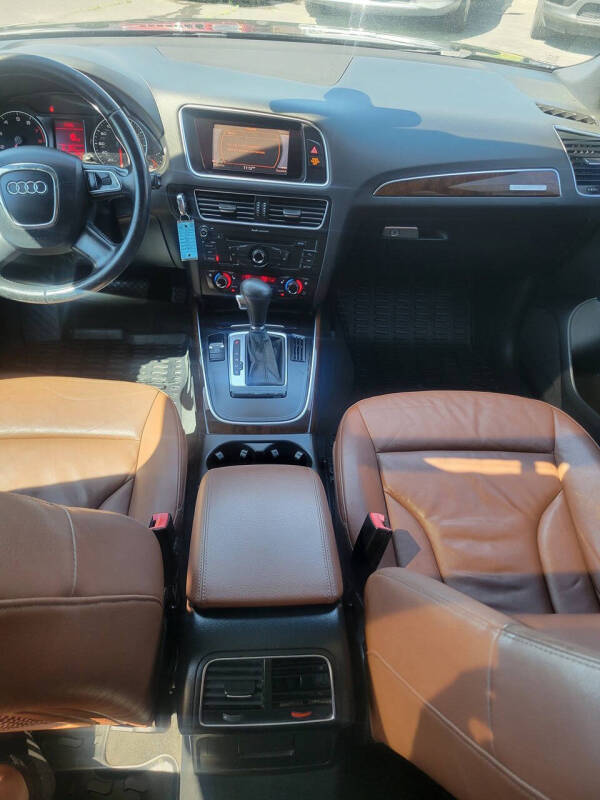 2011 Audi Q5 2.0T quattro Premium Plus