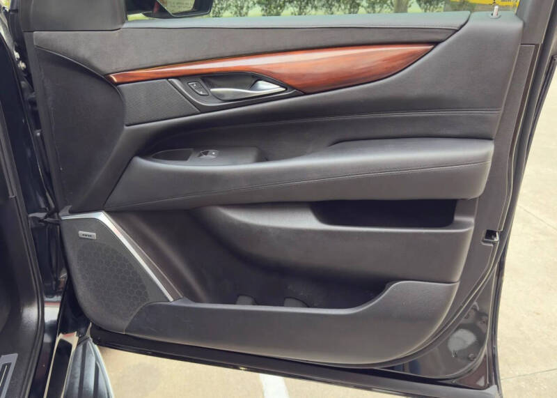 2017 Cadillac Escalade Luxury