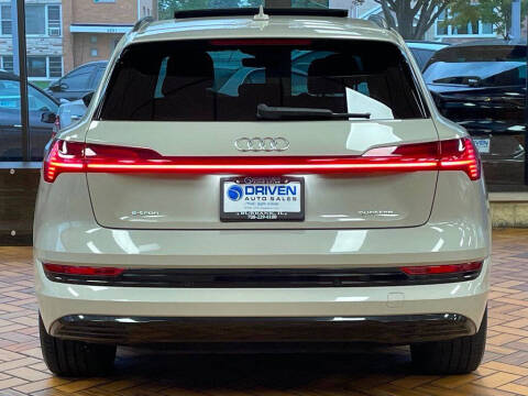 2022 Audi e-tron quattro Premium