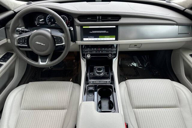 2020 Jaguar XF 25t Prestige
