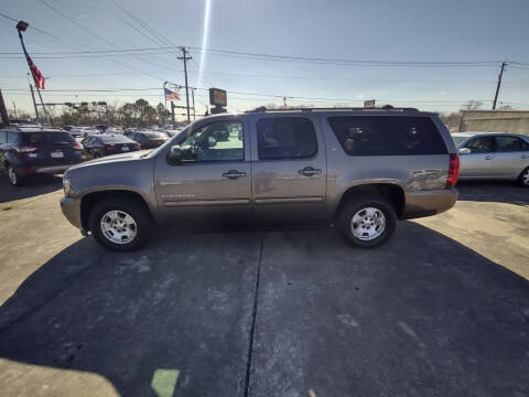 2014 Chevrolet Suburban for sale at BIG 7 USED CARS INC in League City TX