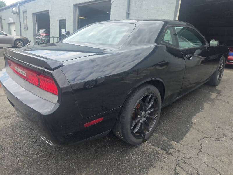 2013 Dodge Challenger SXT