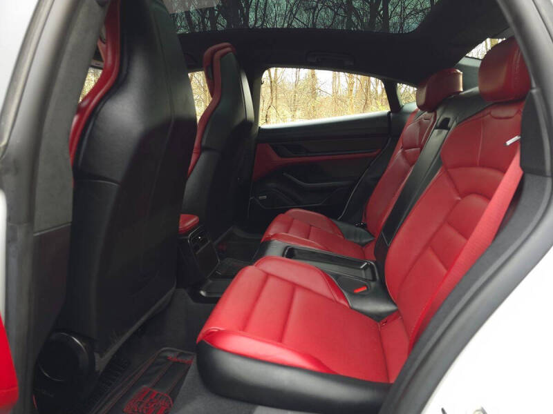 2020 Porsche Taycan Turbo