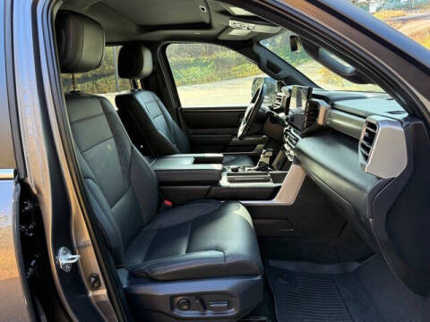 2025 Toyota Sequoia SR5