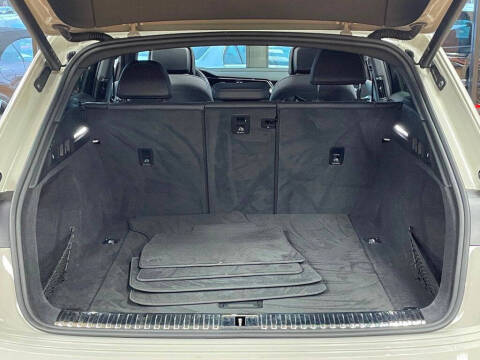 2022 Audi e-tron quattro Premium