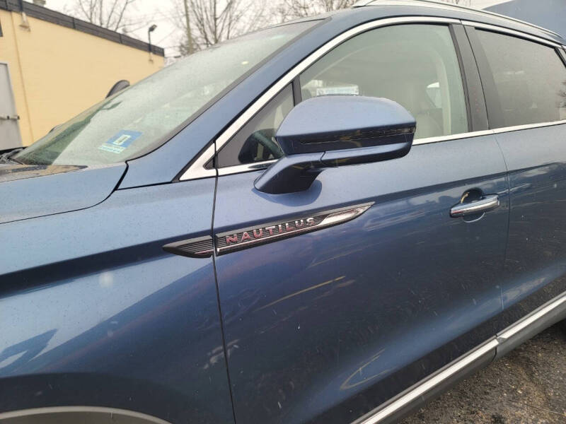 2019 Lincoln Nautilus Reserve