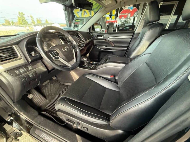 2017 Toyota Highlander Limited Platinum