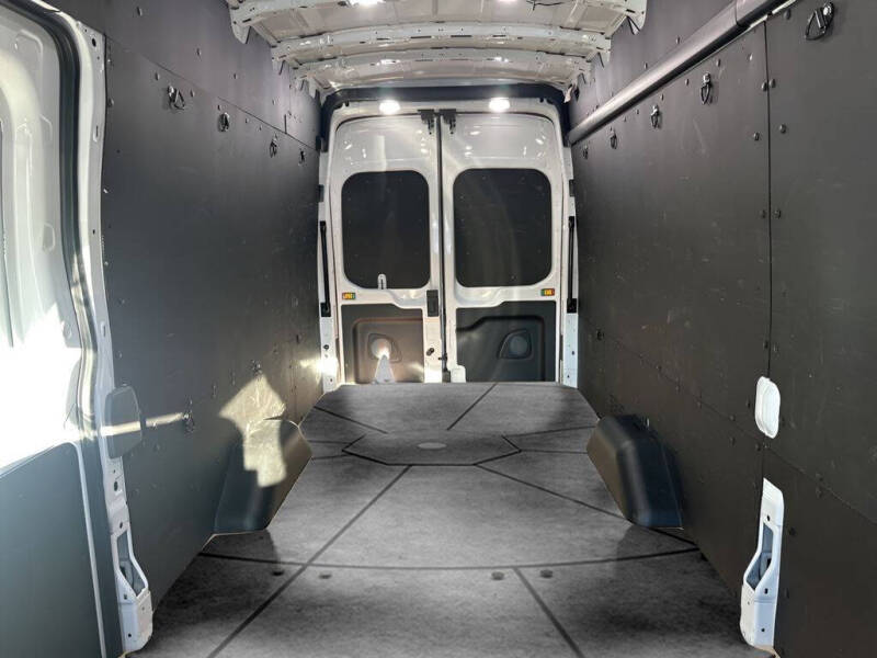 2025 Ford Transit 250