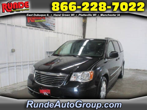 2016 Chrysler Town and Country for sale at Runde PreDriven in Hazel Green WI