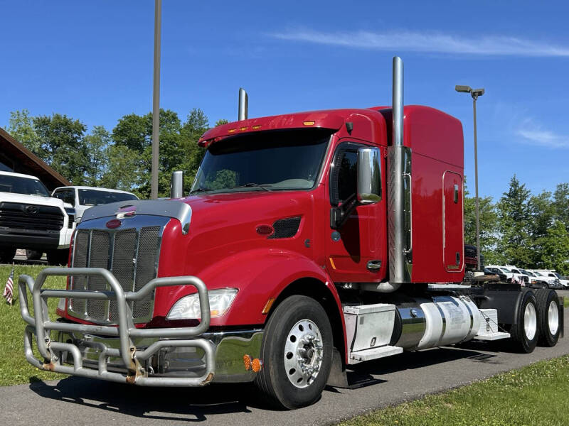 2015 Peterbilt 579 Sleeper Tractor