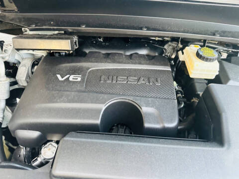 2017 Nissan Pathfinder SV