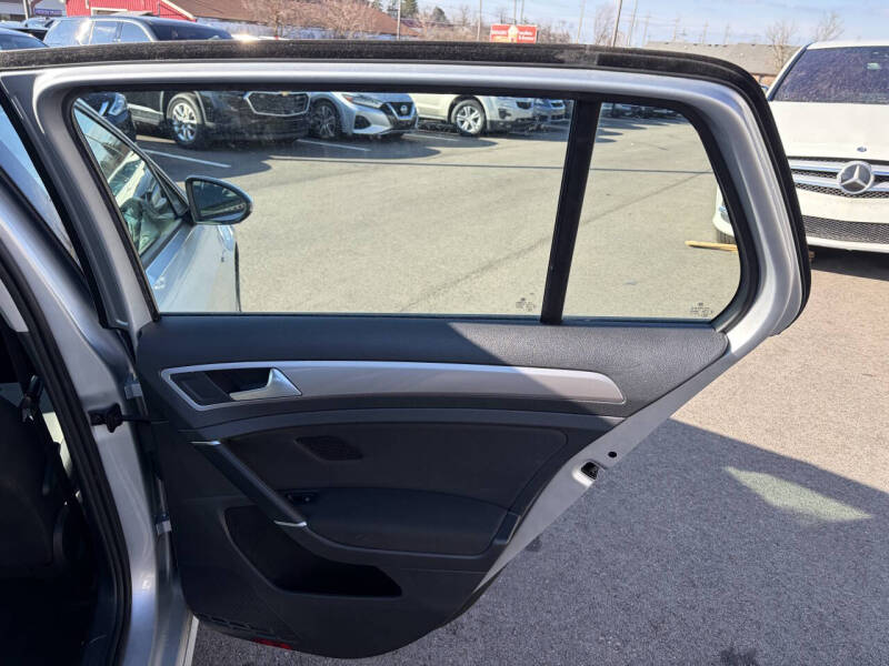 2016 Volkswagen e-Golf SE