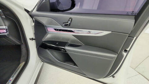 2023 BMW 7 Series 740i