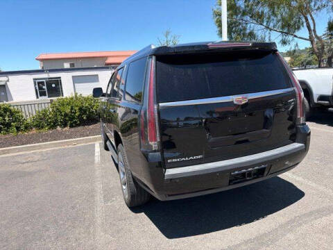 2018 Cadillac Escalade Luxury