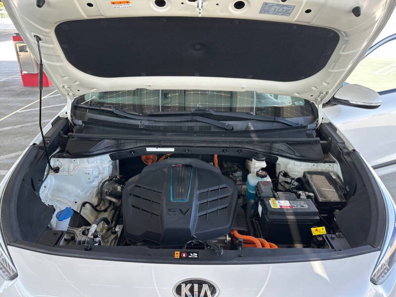2021 Kia Niro EX - Photo 21