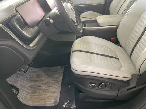 2023 Rivian R1T Adventure