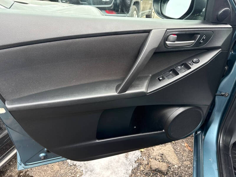 2011 Mazda MAZDA3 i Touring