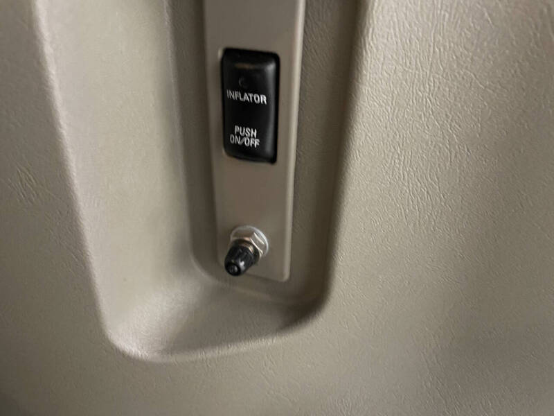 2004 HUMMER H2