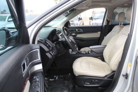 2017 Ford Explorer Platinum