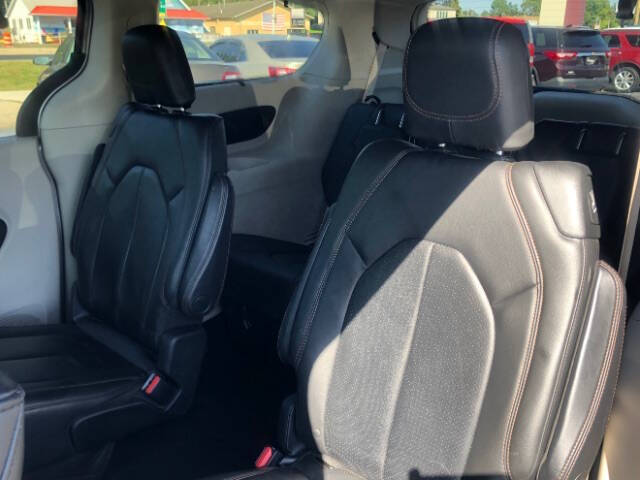 2017 Chrysler Pacifica Touring-L Plus