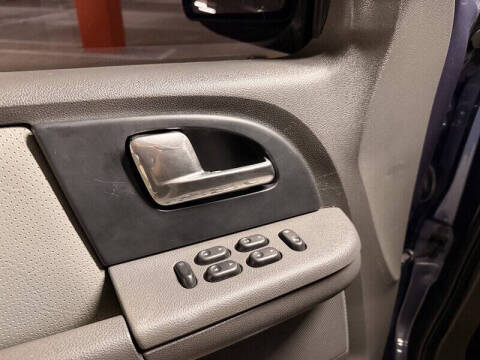 2003 Ford Expedition XLT