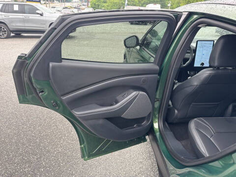 2025 Ford Mustang Mach-E Premium