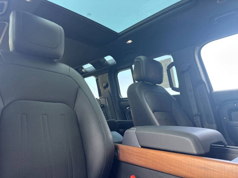 2024 Land Rover Defender 110 P400 X