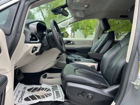2023 Chrysler Pacifica Touring L