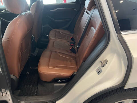 2011 Audi Q5 3.2 quattro Premium Plus