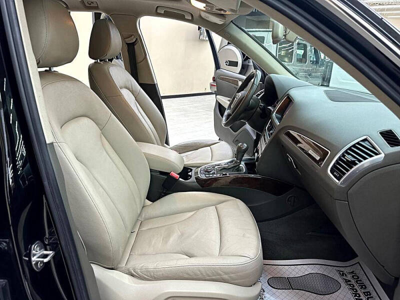 2012 Audi Q5 3.2 quattro Premium Plus