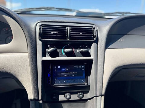 2002 Ford Mustang GT Deluxe