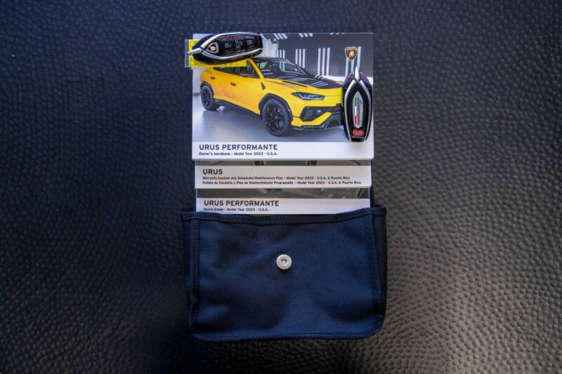 2023 Lamborghini Urus Performante