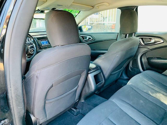 2016 Chrysler 200 Limited