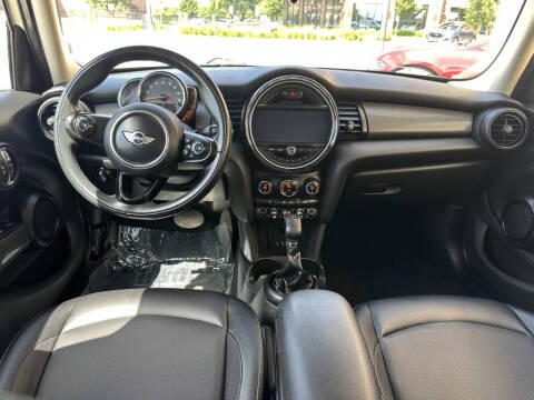 2017 MINI Hardtop 4 Door Cooper