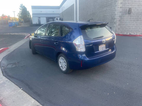 2013 Toyota Prius v Three