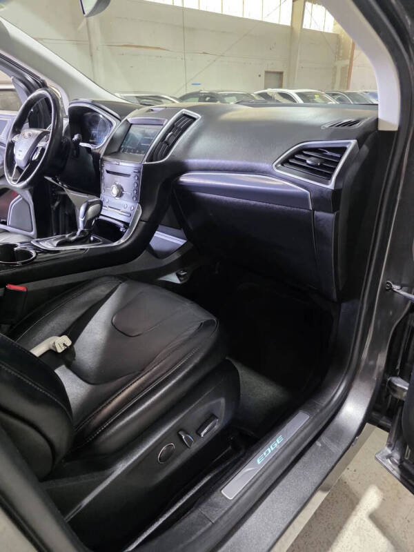 2017 Ford Edge Titanium