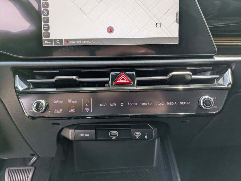 2024 Kia Niro SX