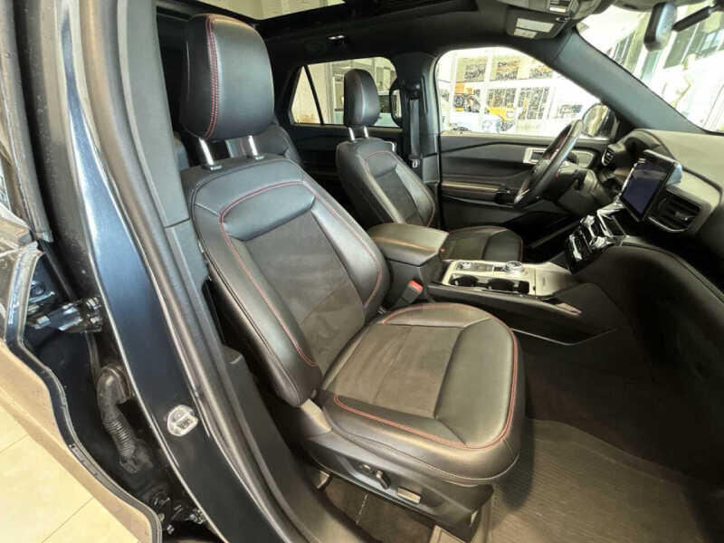2024 Ford Explorer ST-Line