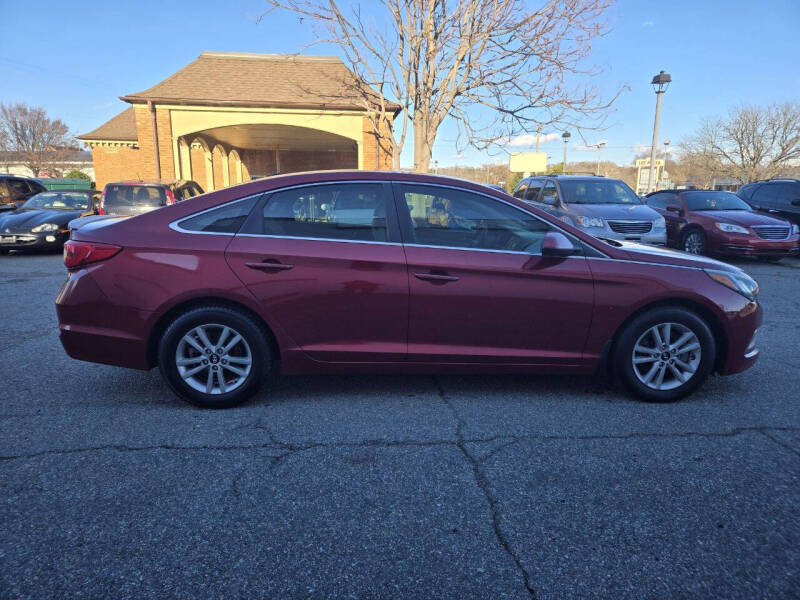 2015 Hyundai Sonata SE's photo