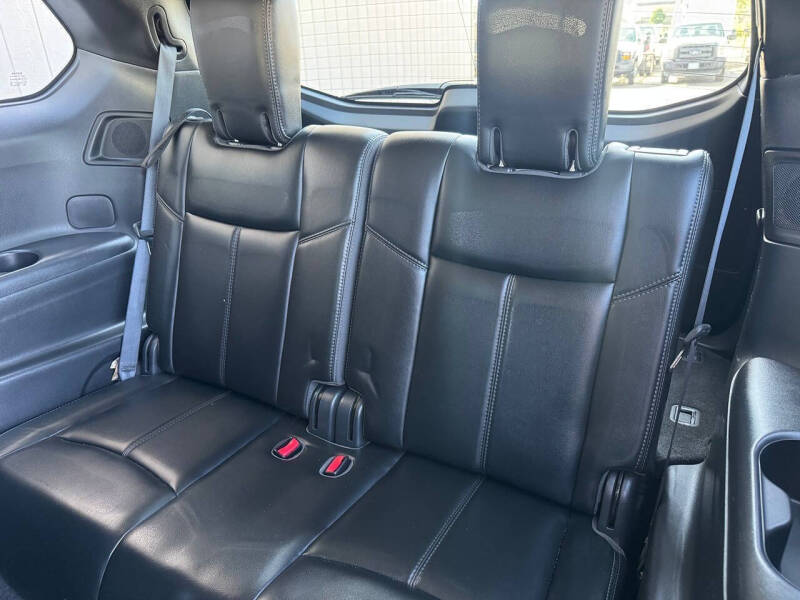 2017 Nissan Pathfinder SV