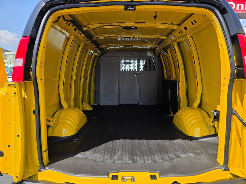 2022 Chevrolet Express 2500