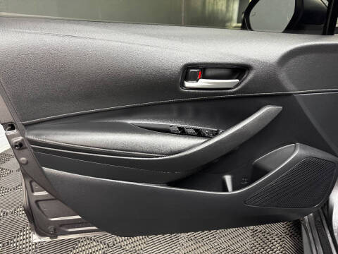 2024 Toyota Corolla Hatchback SE