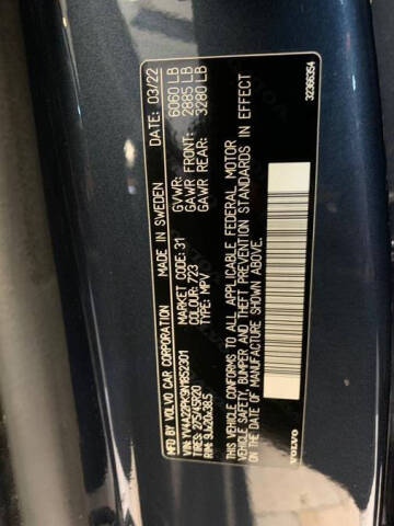 2022 Volvo XC90 T6 Momentum 7-Passenger