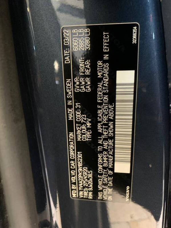 2022 Volvo XC90 T6 Momentum 7-Passenger