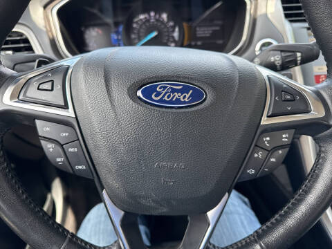 2017 Ford Fusion SE