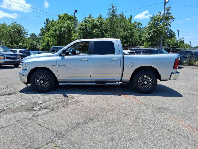 2016 RAM 1500 SLT
