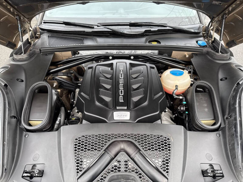 2017 Porsche Macan GTS